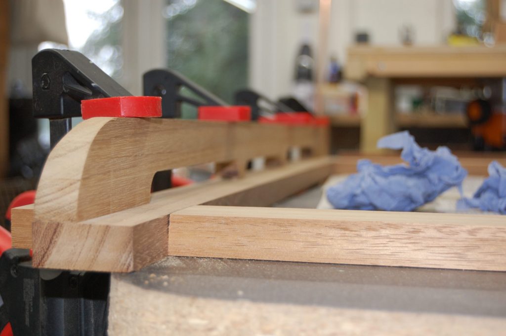 Close up of the clamping arrangement for the lid holder glue up